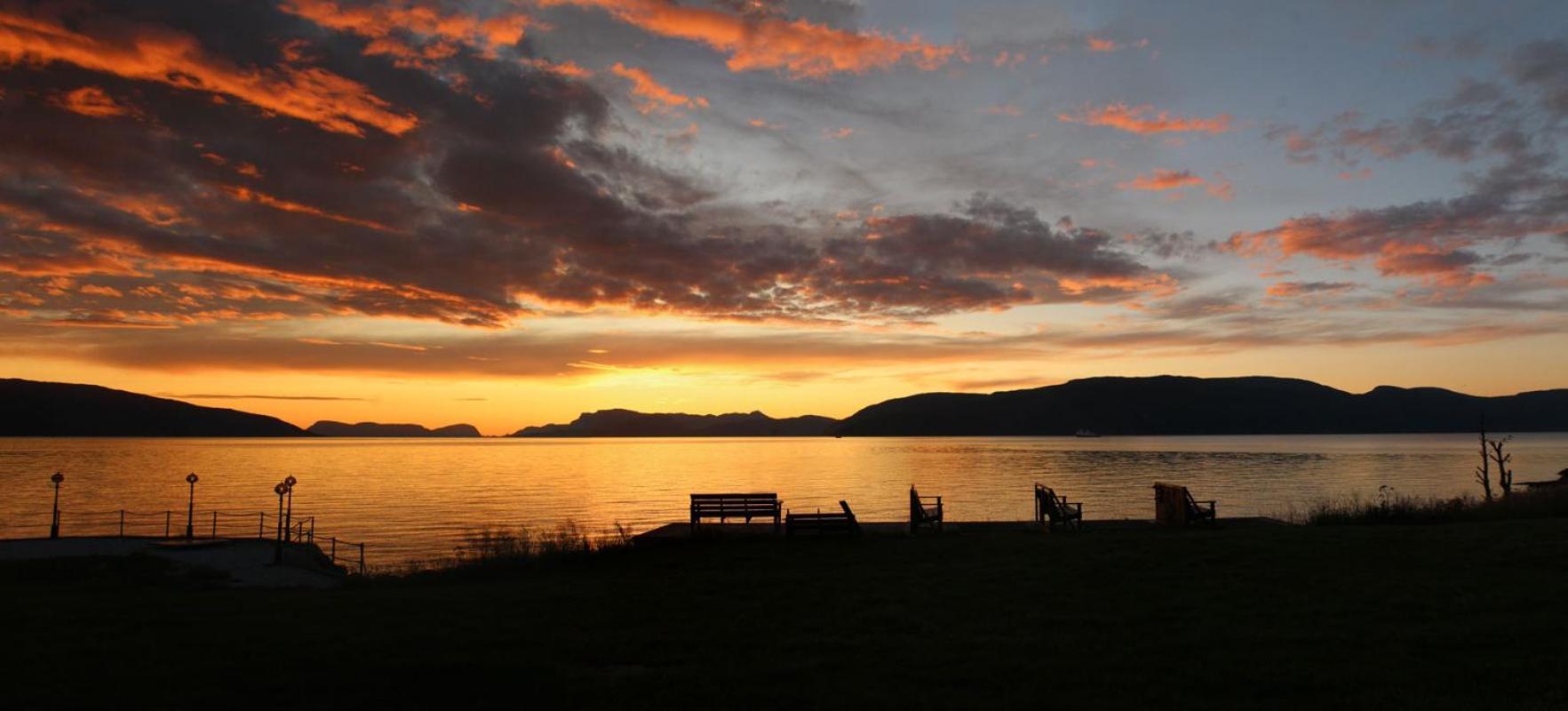 Brekkestranda Fjordhotel Brekke  Zewnętrze zdjęcie