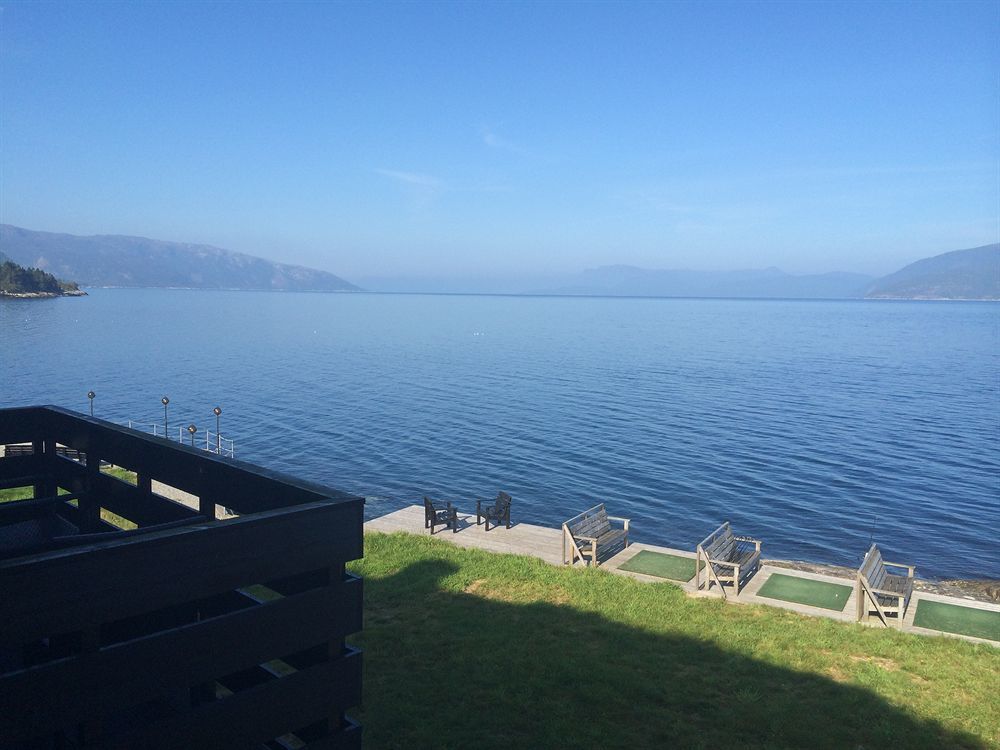 Brekkestranda Fjordhotel Brekke  Zewnętrze zdjęcie